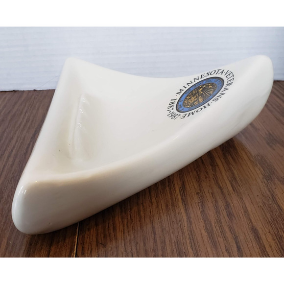 Minnesota Veterans Home Vintage 1987 Commemorative White Ceramic Ashtray - Picture 4 of 10
